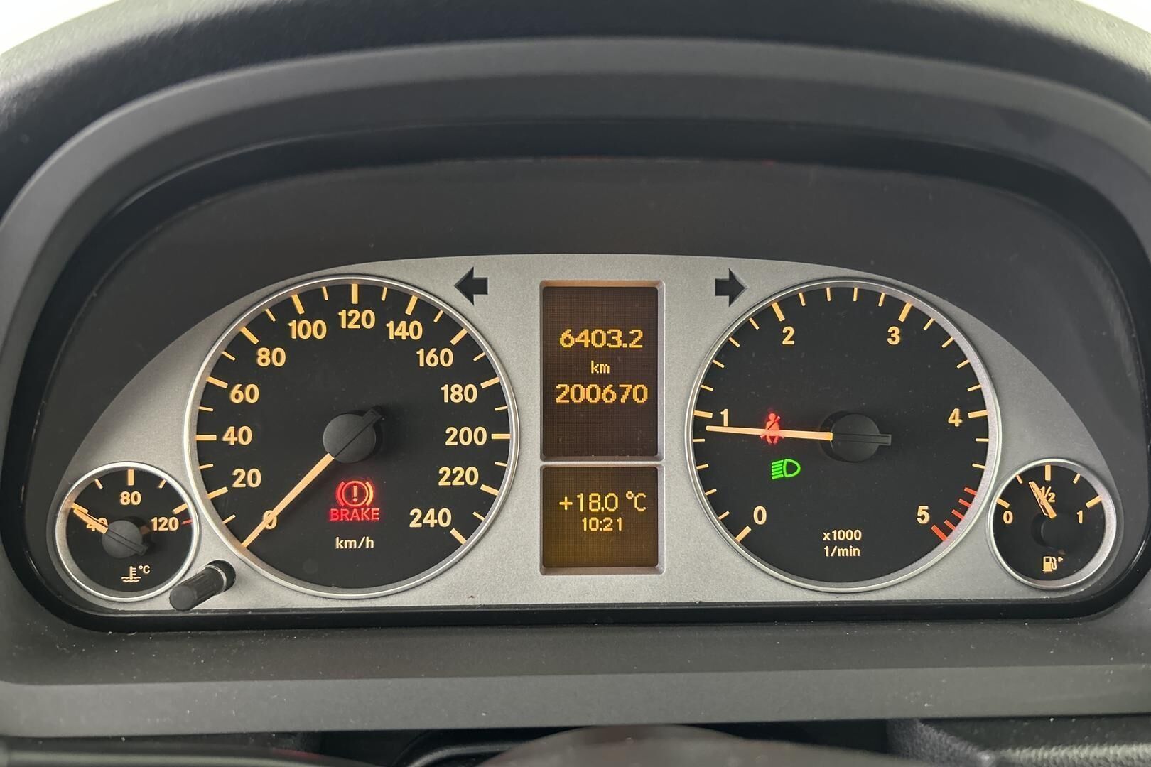Mercedes-Benz B iso kuva 14