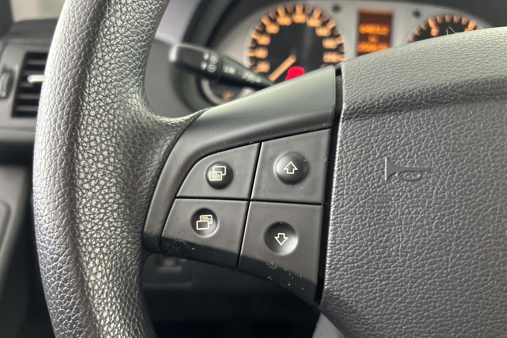 Mercedes-Benz B iso kuva 16