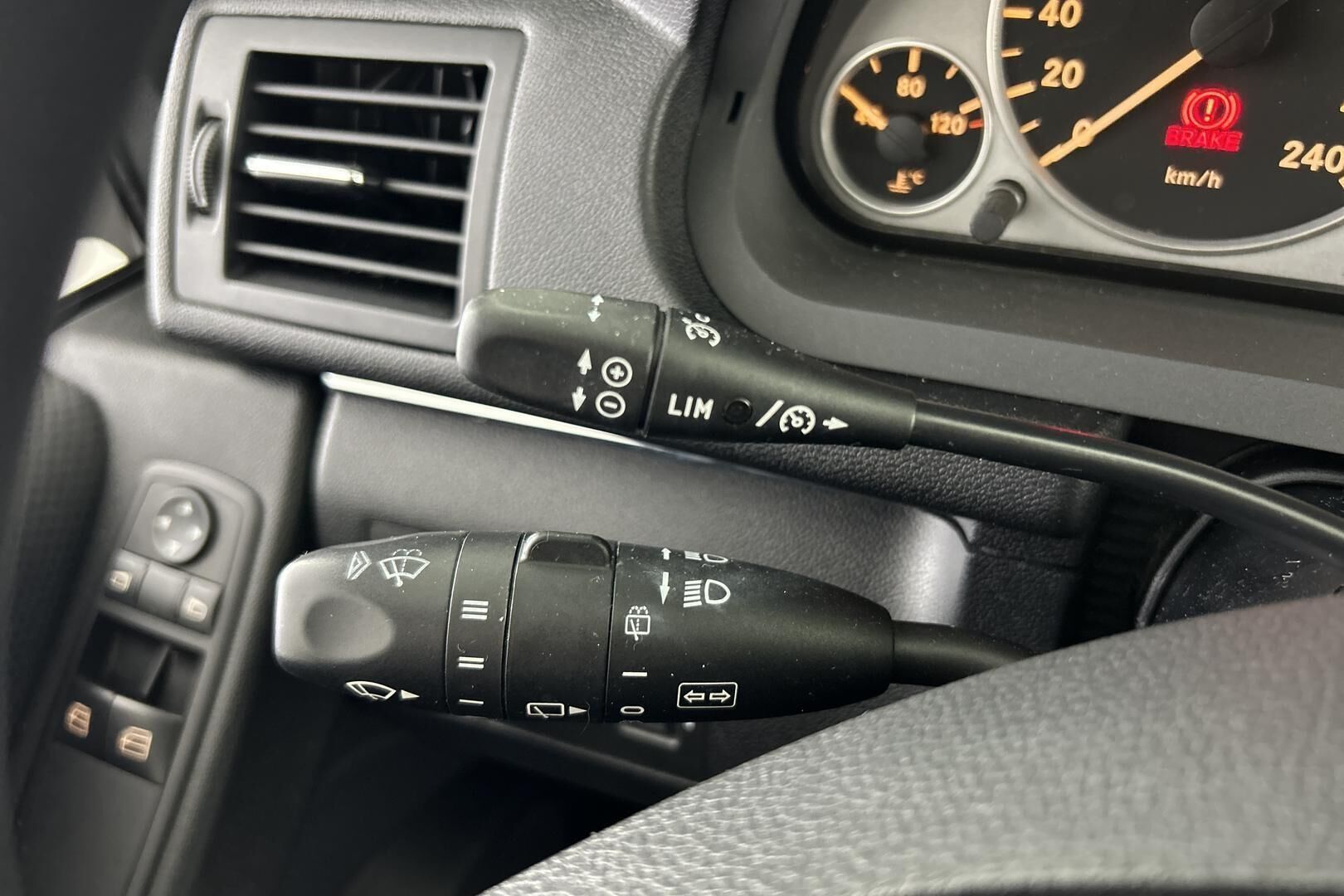Mercedes-Benz B iso kuva 17