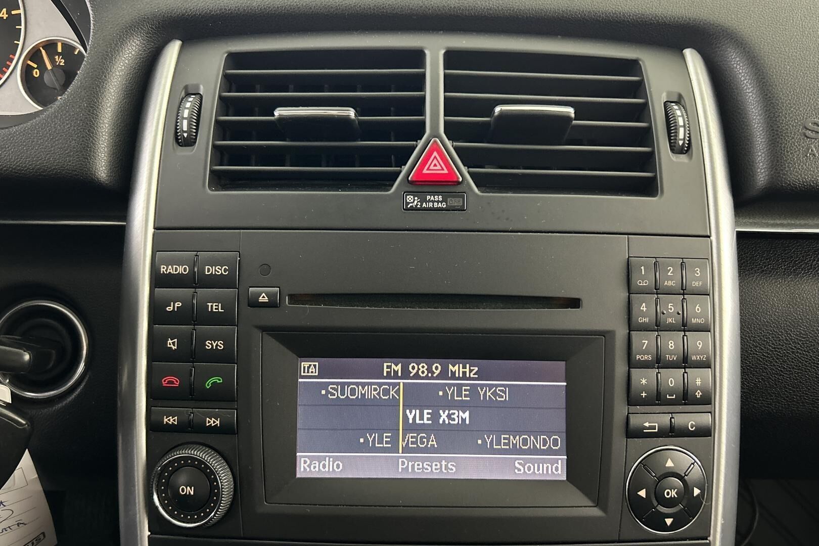 Mercedes-Benz B iso kuva 20