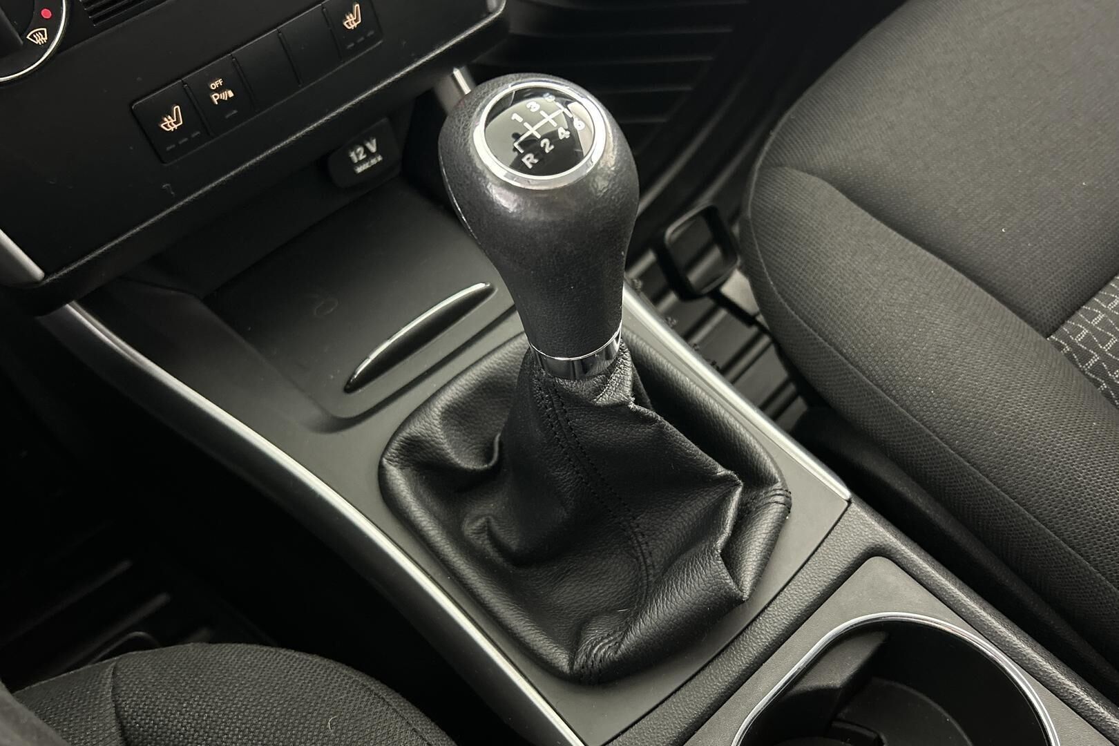 Mercedes-Benz B iso kuva 22