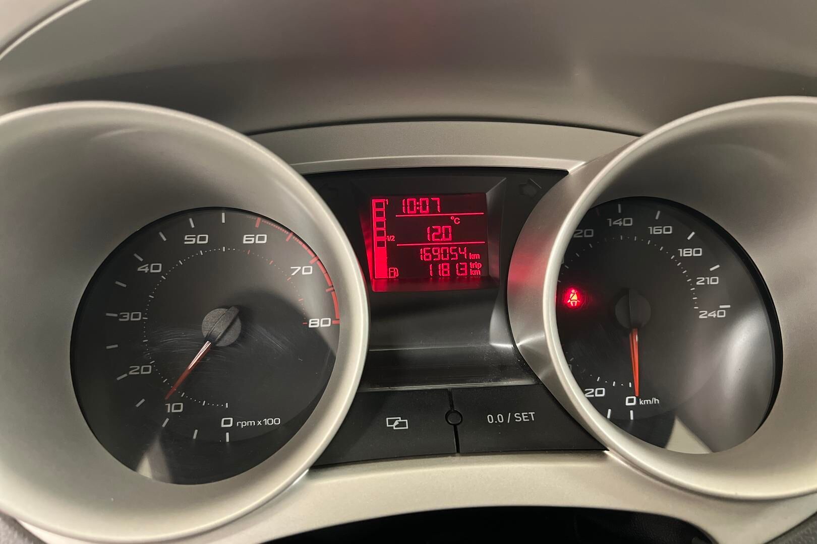 Seat Ibiza iso kuva 14