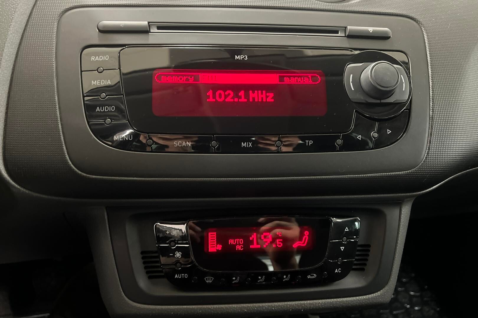 Seat Ibiza iso kuva 13