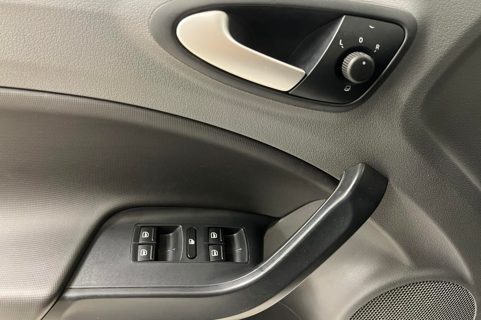 Seat Ibiza iso kuva 19