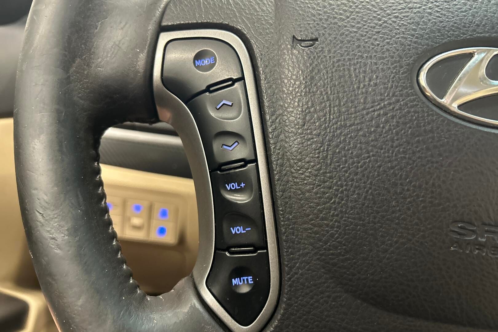 Hyundai Santa Fe iso kuva 15