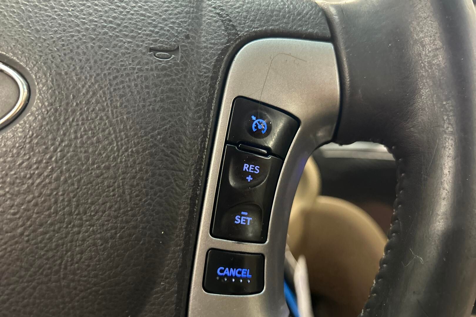 Hyundai Santa Fe iso kuva 16