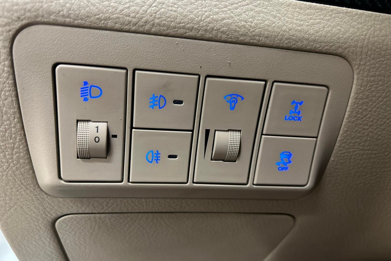 Hyundai Santa Fe iso kuva 22
