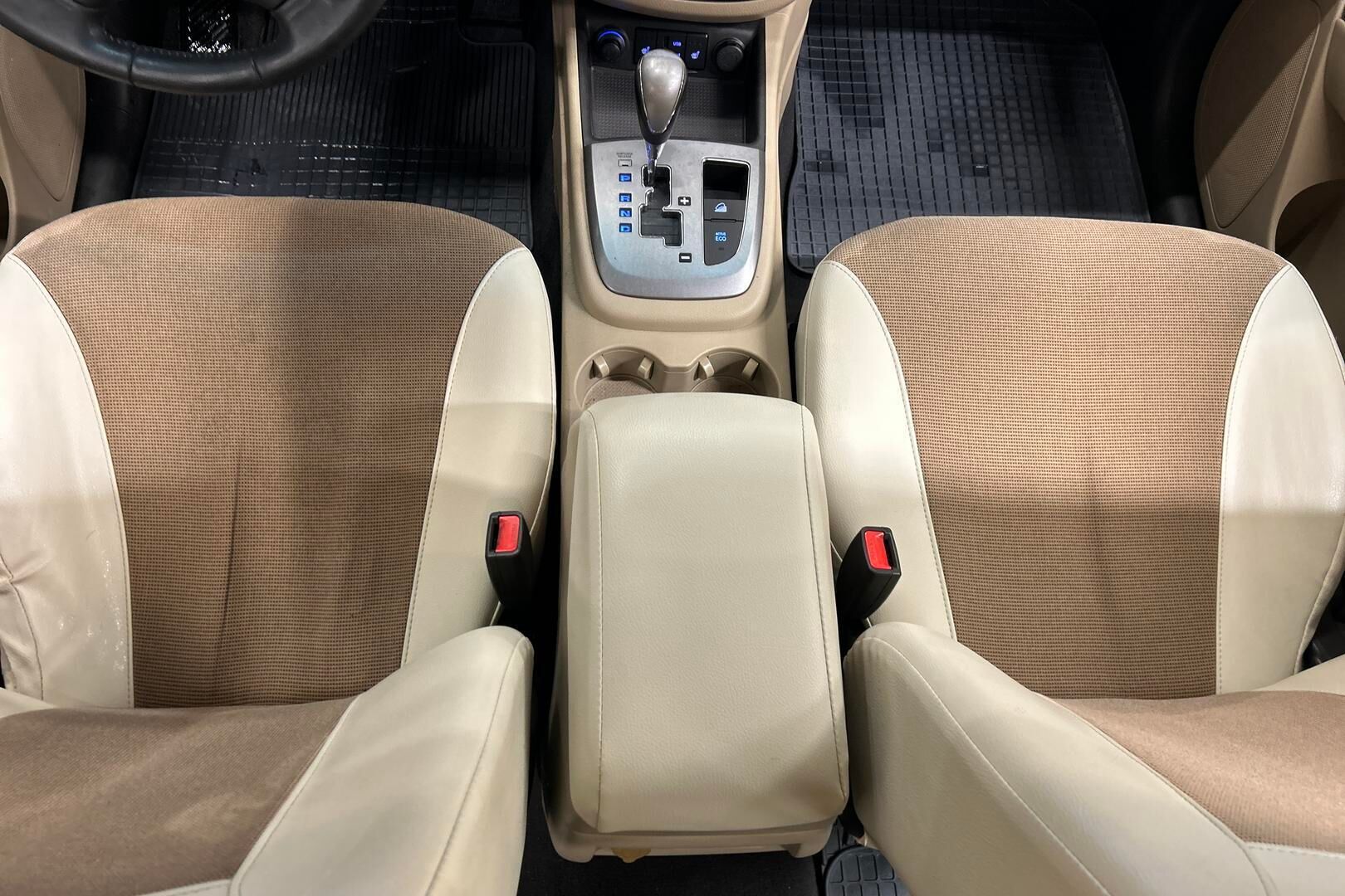Hyundai Santa Fe iso kuva 27