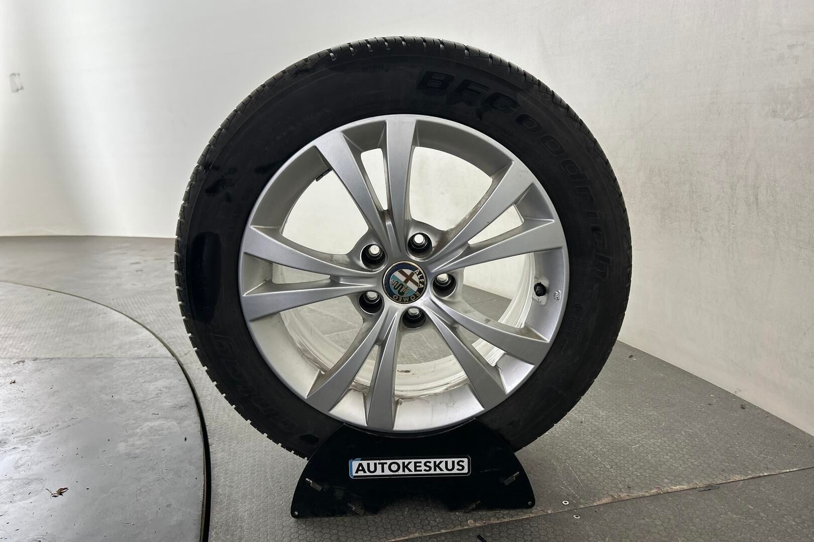 Alfa Romeo Giulietta iso kuva 13