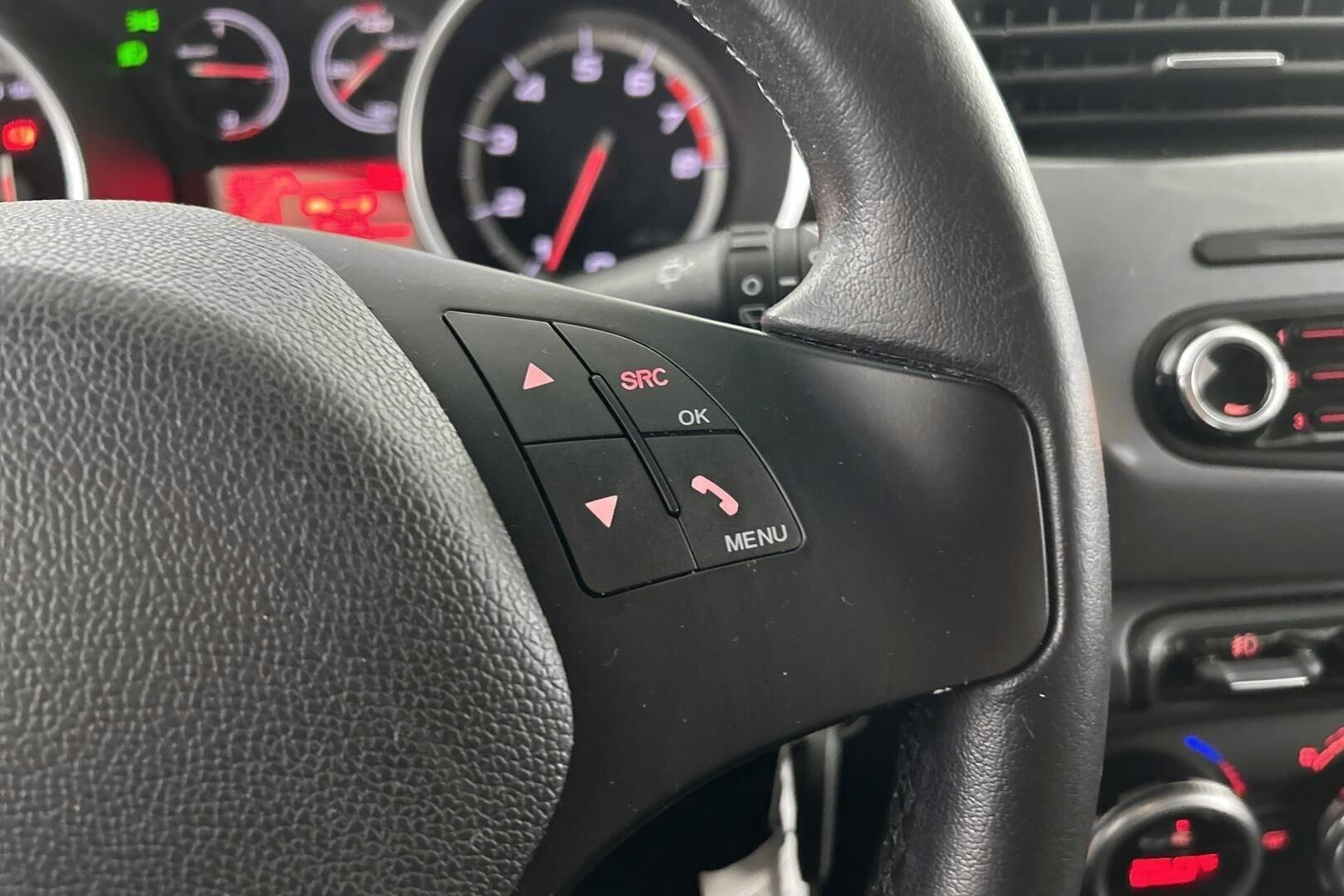 Alfa Romeo Giulietta iso kuva 16