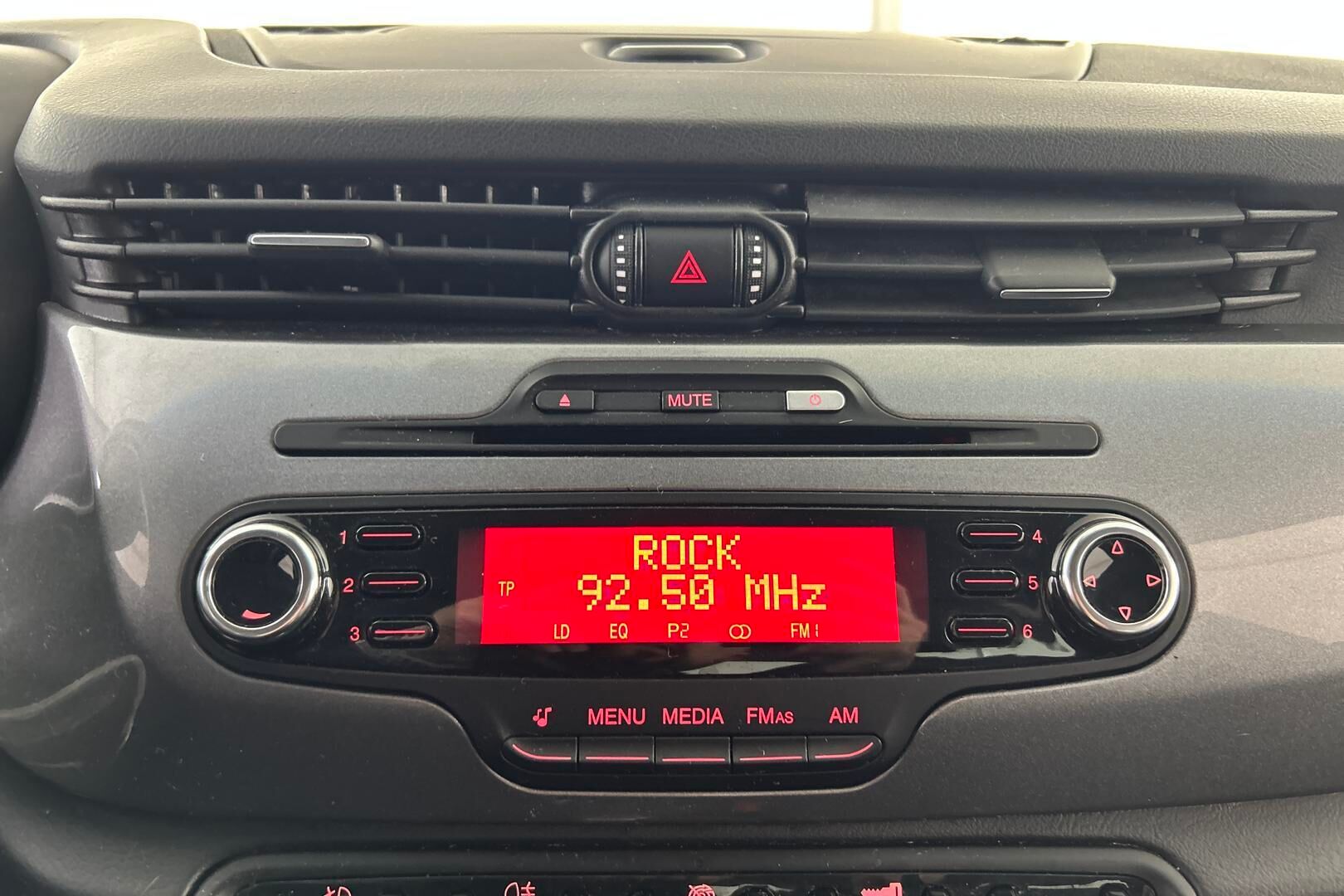 Alfa Romeo Giulietta iso kuva 23