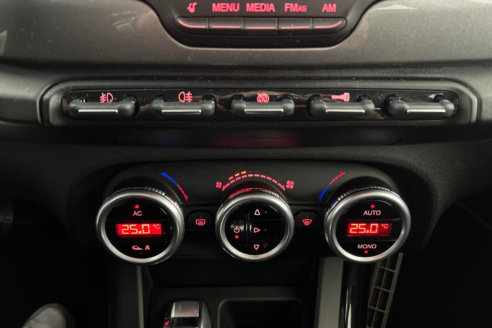 Alfa Romeo Giulietta iso kuva 24