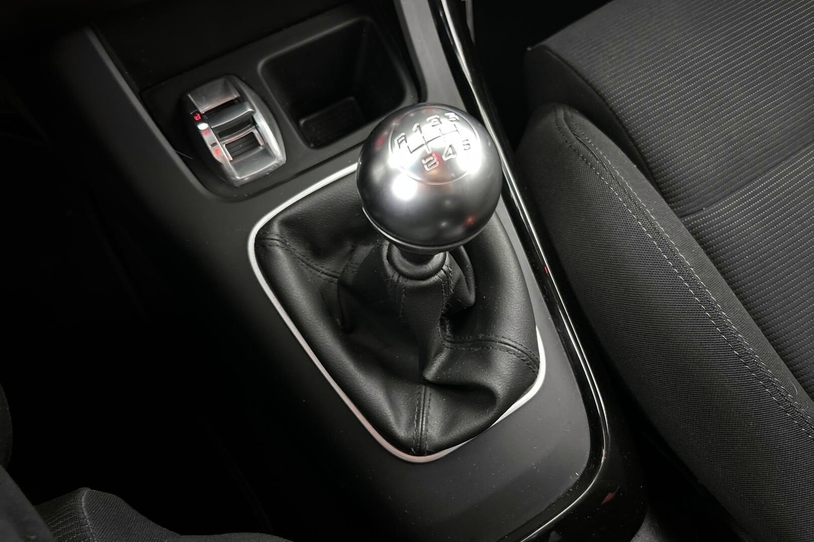 Alfa Romeo Giulietta iso kuva 26