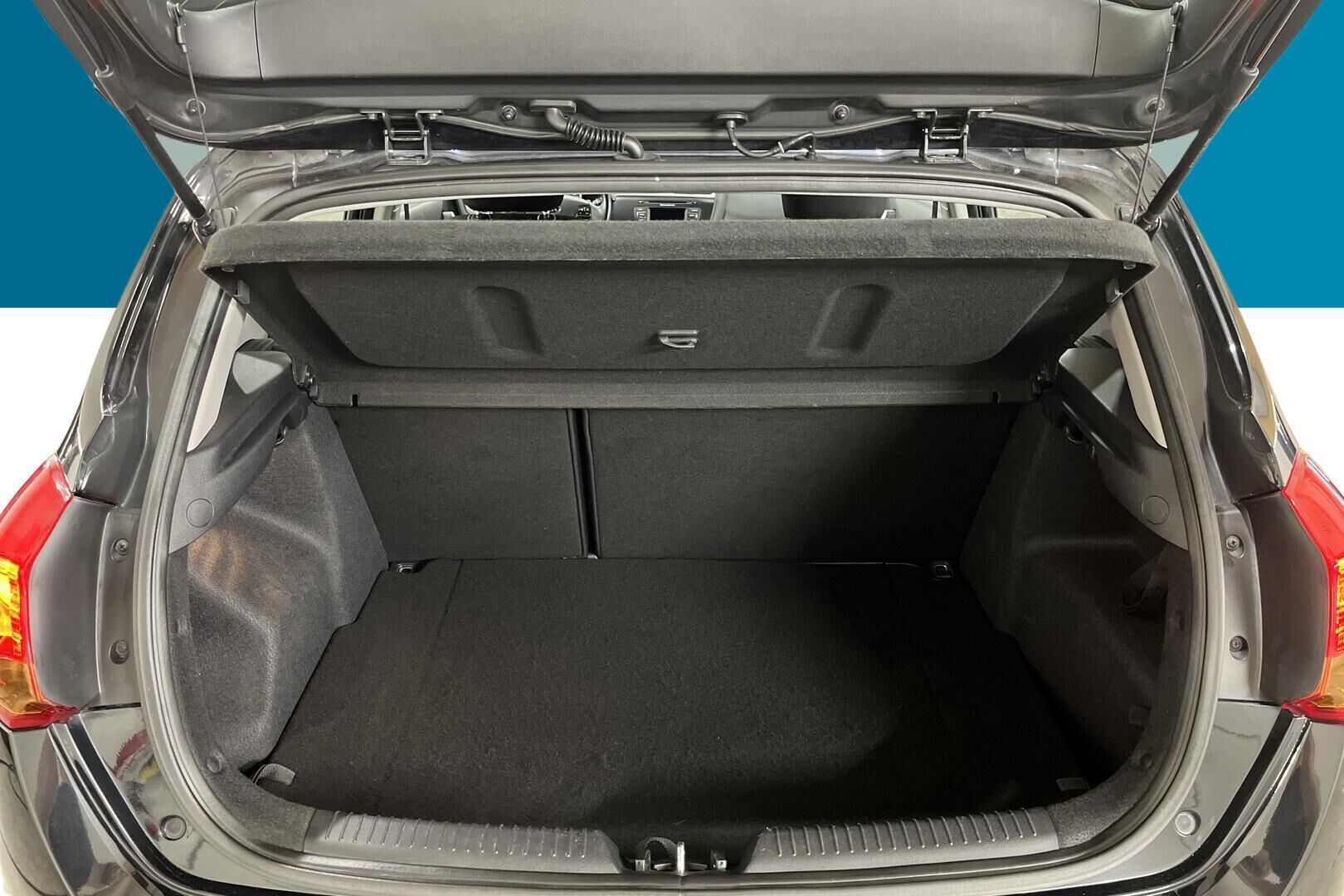 Kia cee'd iso kuva 12