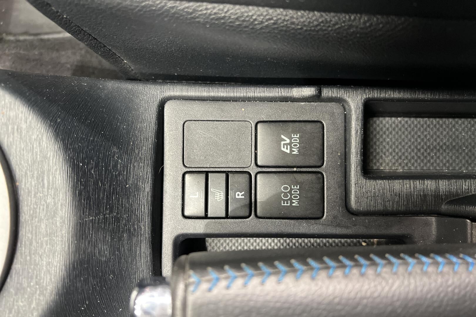 Toyota Yaris iso kuva 25