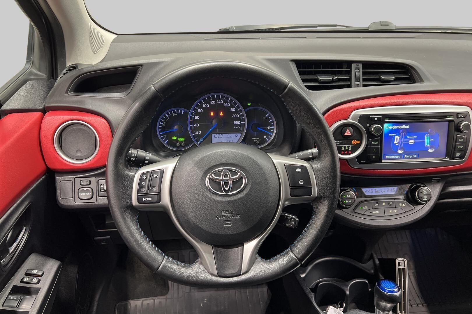 Toyota Yaris iso kuva 21