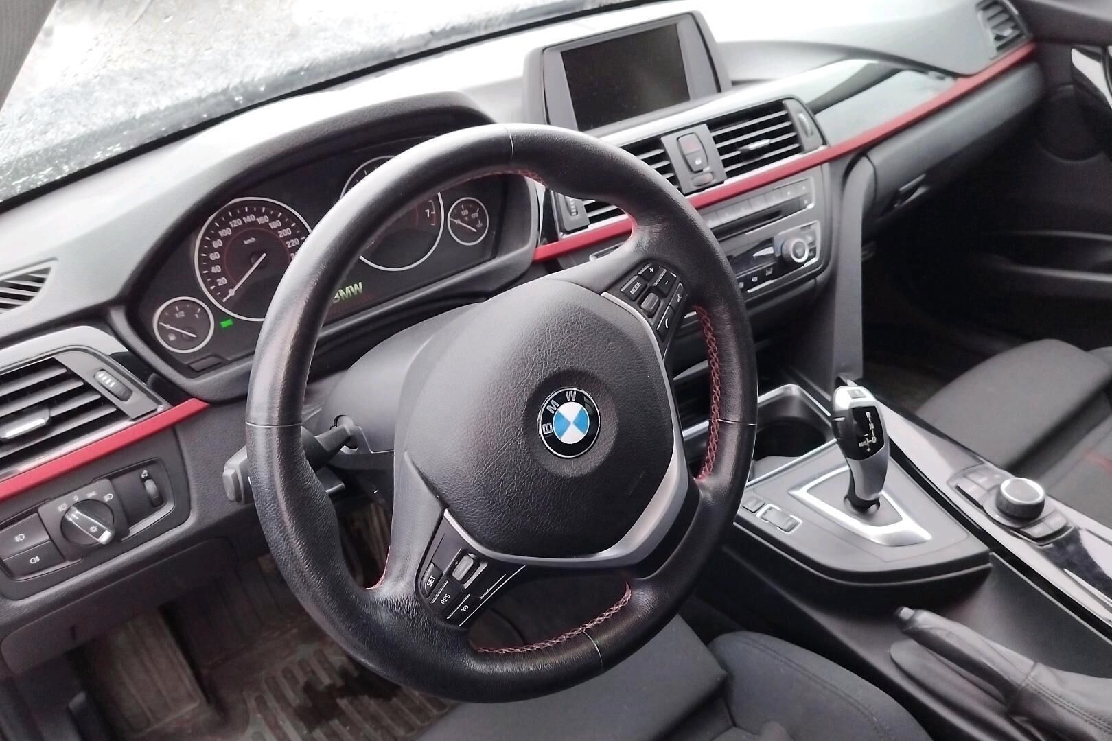 BMW 3-sarja iso kuva 2