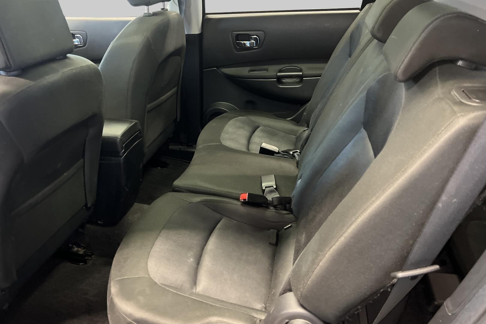 Nissan Qashqai+2 iso kuva 10