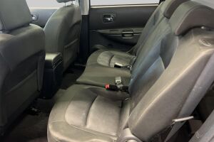 Nissan Qashqai+2 esikatselu 10