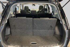Nissan Qashqai+2 esikatselu 12