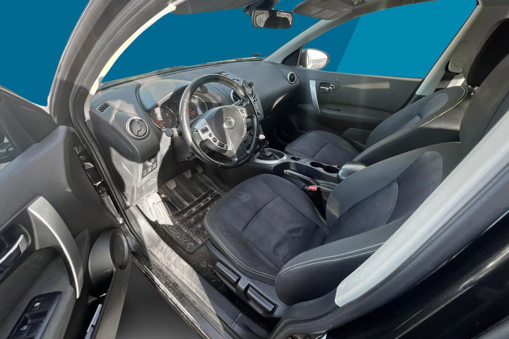 Nissan Qashqai+2 iso kuva 2