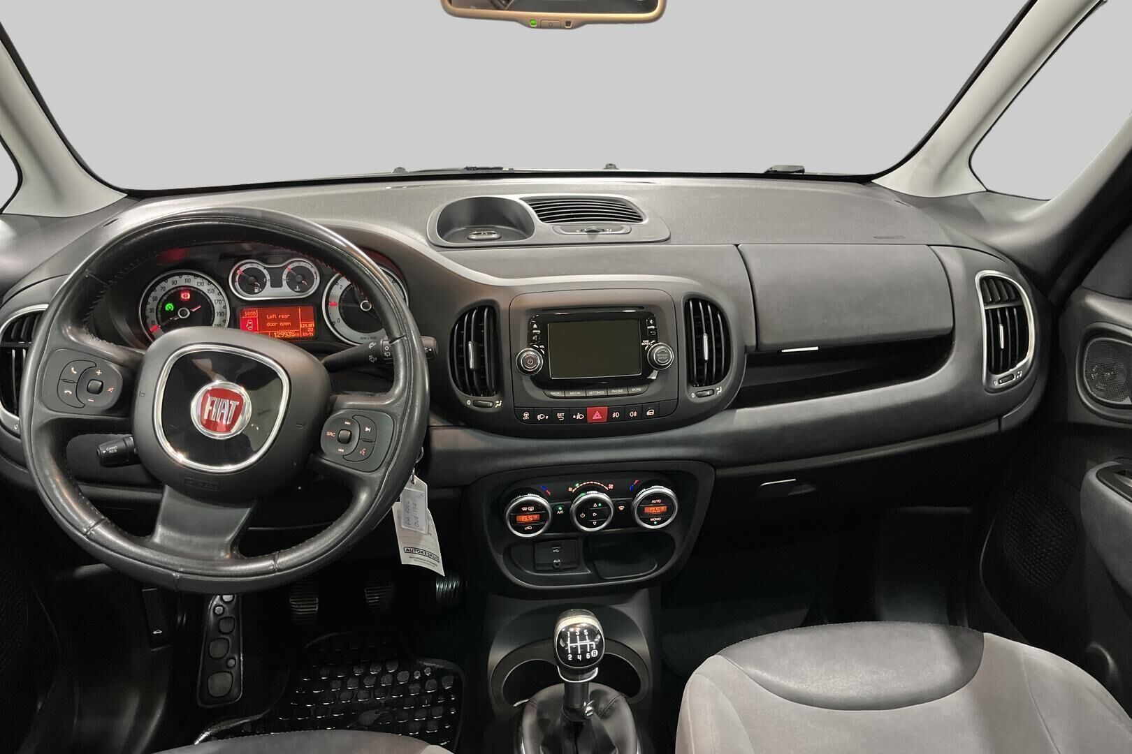 Fiat 500L iso kuva 11