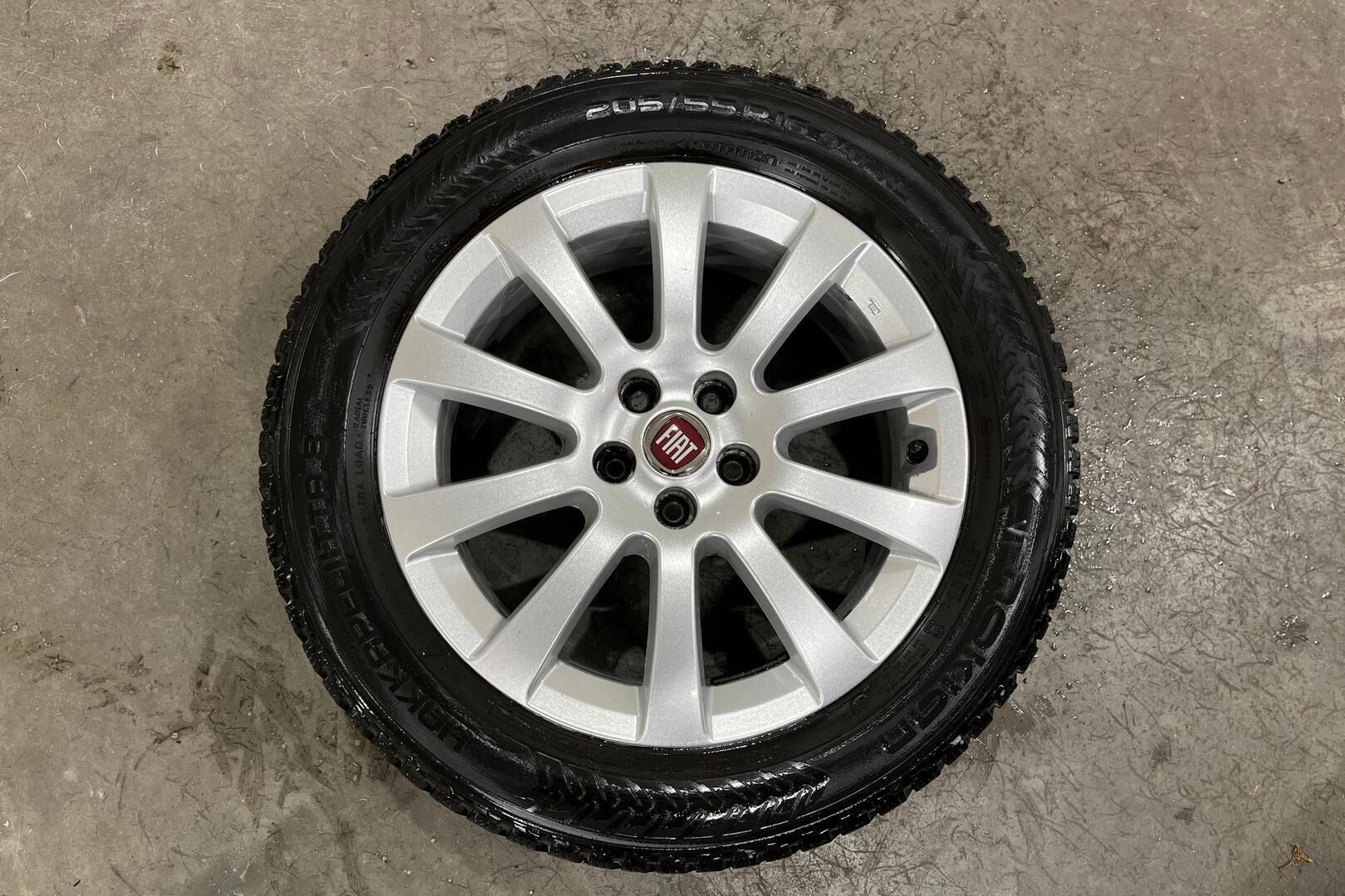 Fiat 500L iso kuva 14