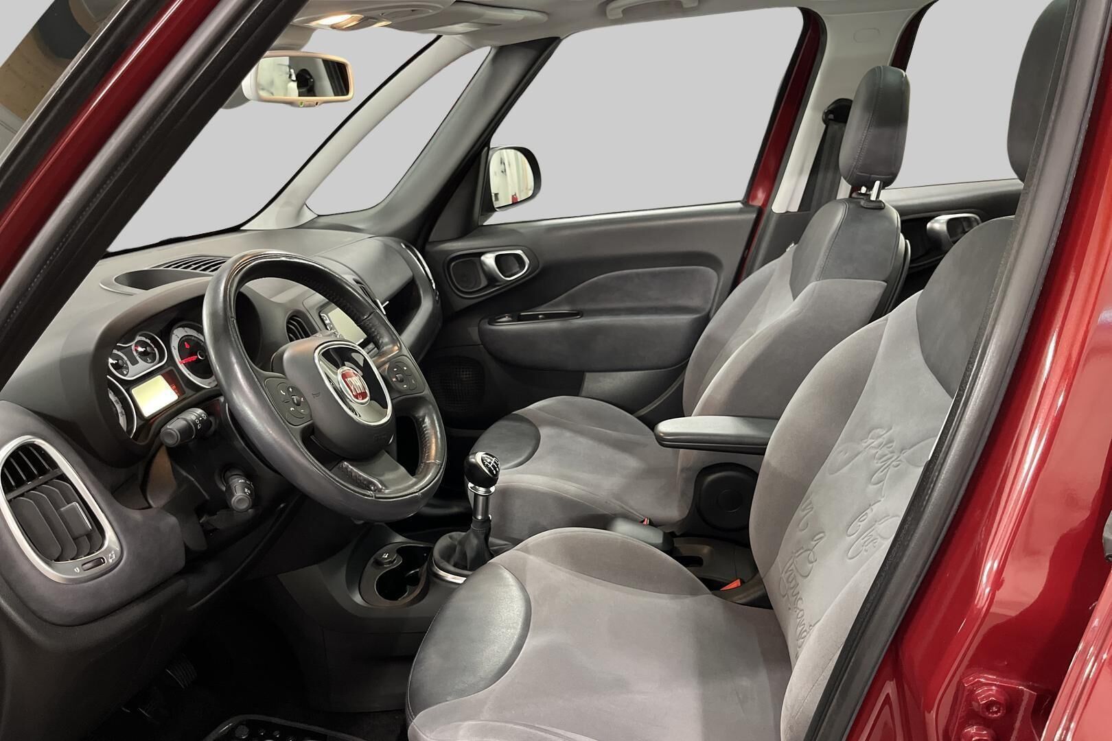 Fiat 500L iso kuva 9