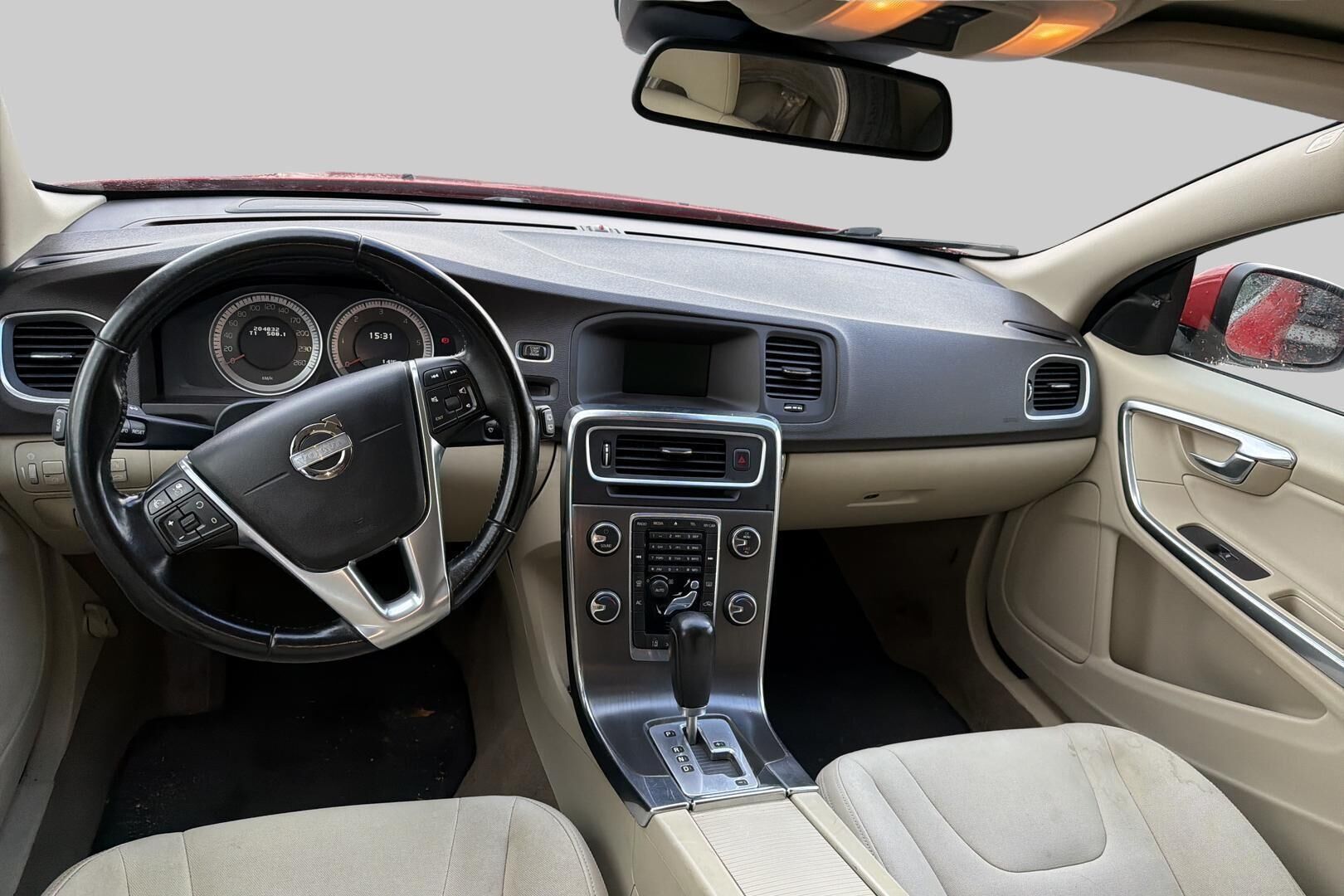 Volvo V60 iso kuva 2