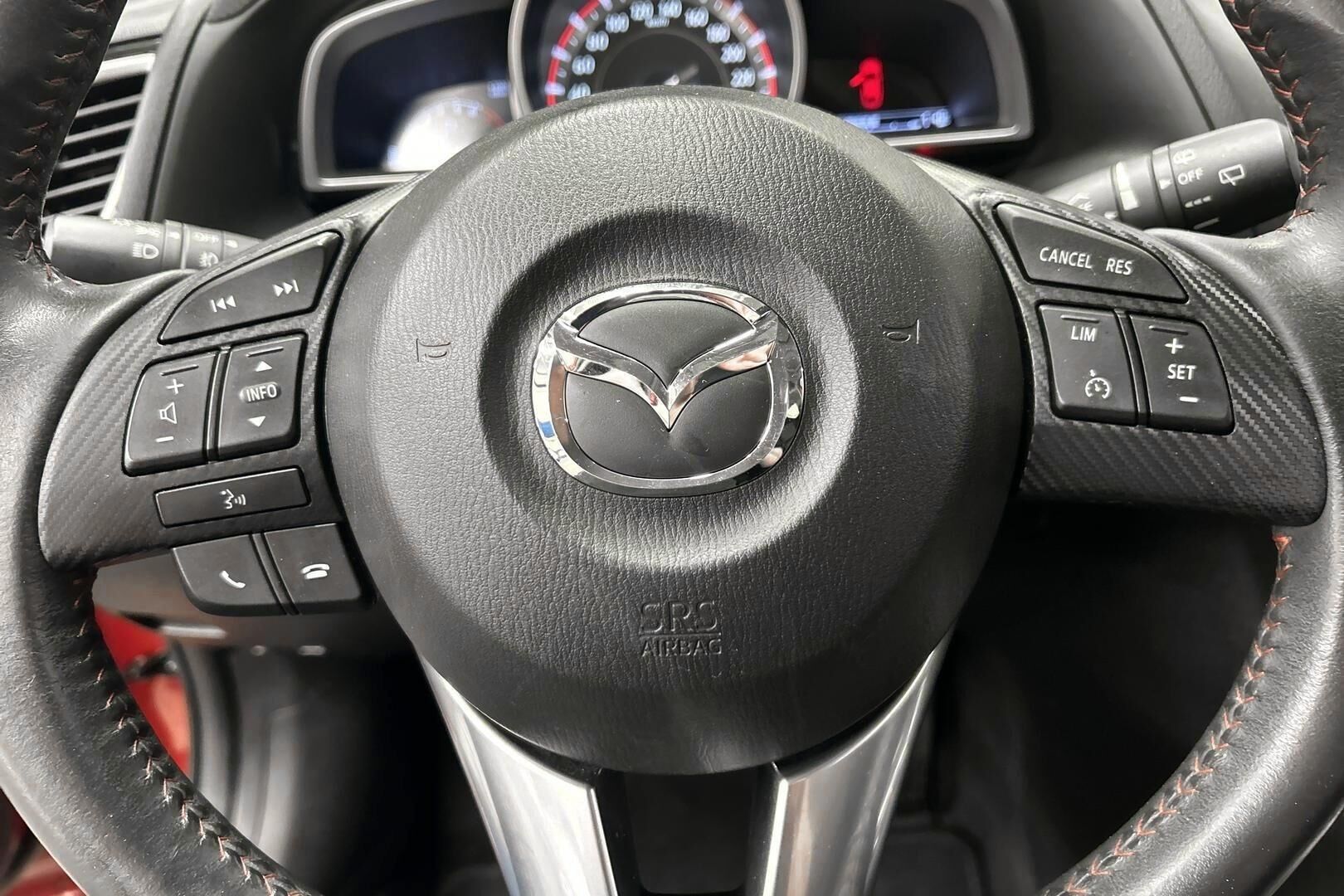 Mazda Mazda3 iso kuva 13