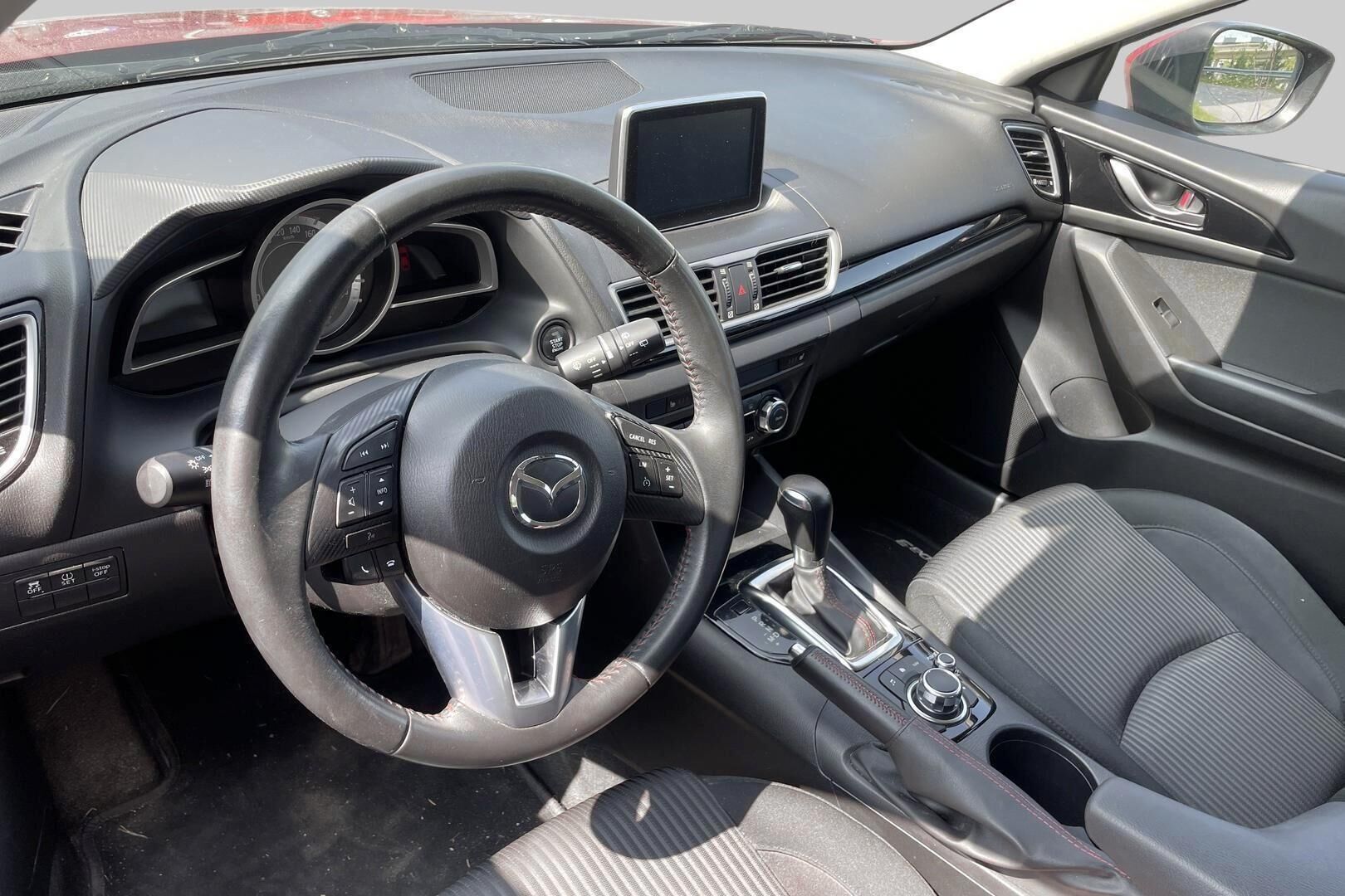 Mazda Mazda3 iso kuva 2