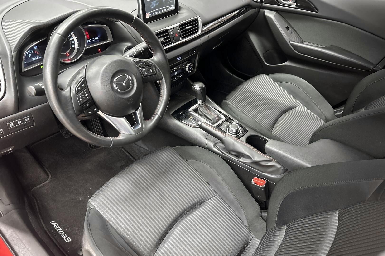 Mazda Mazda3 iso kuva 6