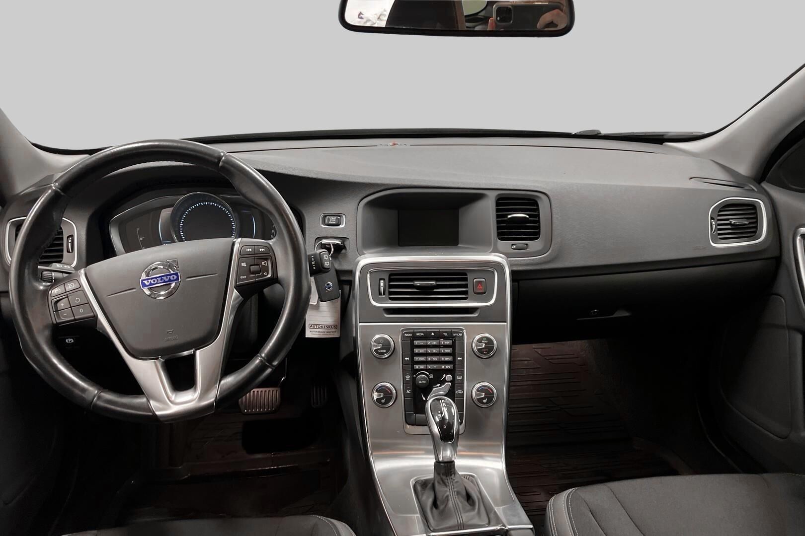 Volvo V60 iso kuva 11