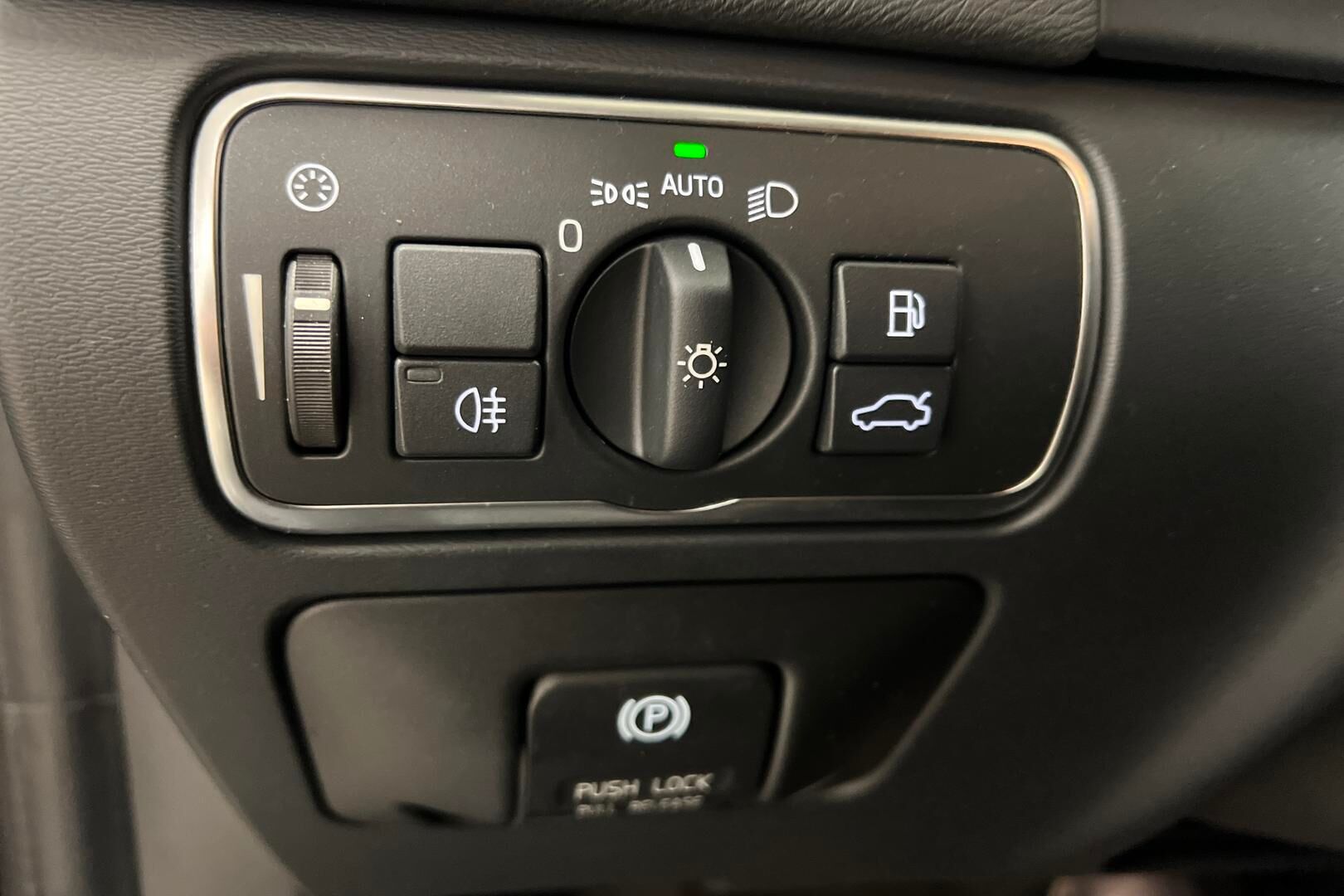 Volvo V60 iso kuva 19