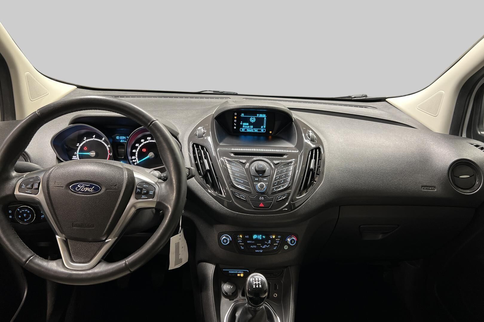 Ford Tourneo Courier iso kuva 11