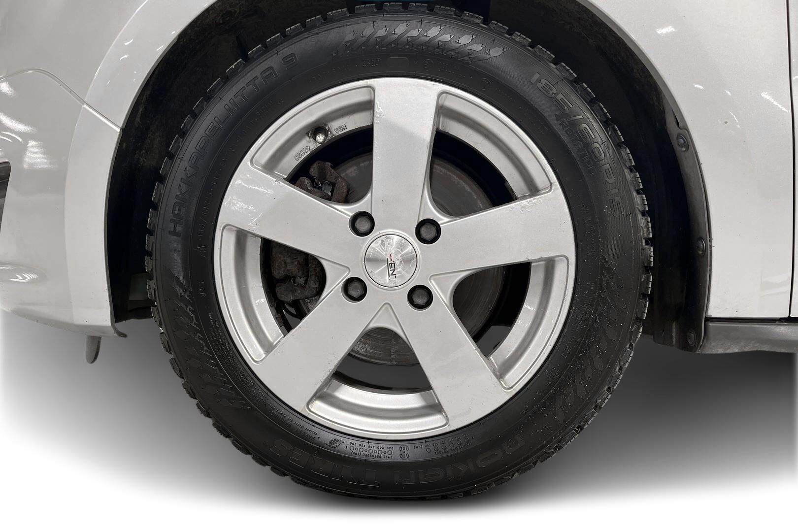 Ford Tourneo Courier iso kuva 13