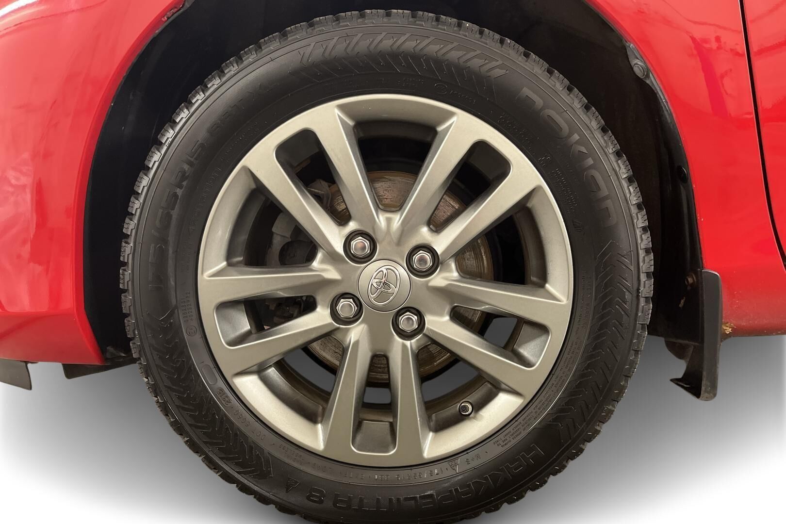 Toyota Yaris iso kuva 13