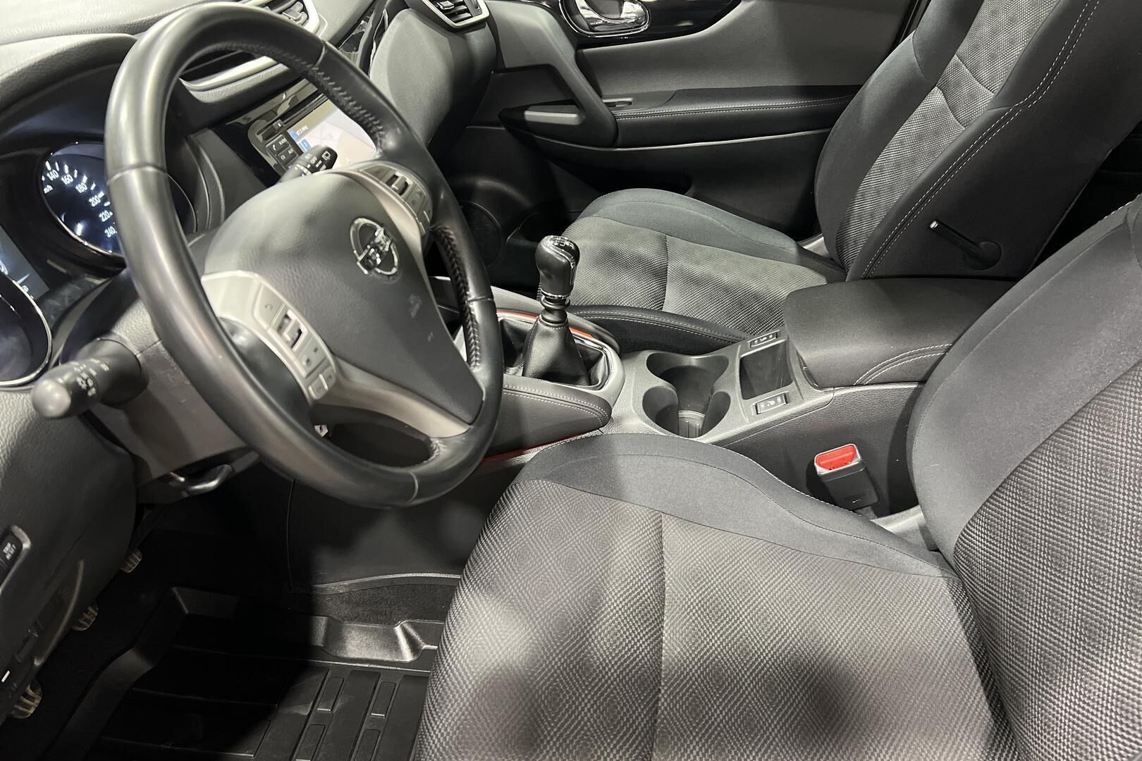 Nissan Qashqai iso kuva 9