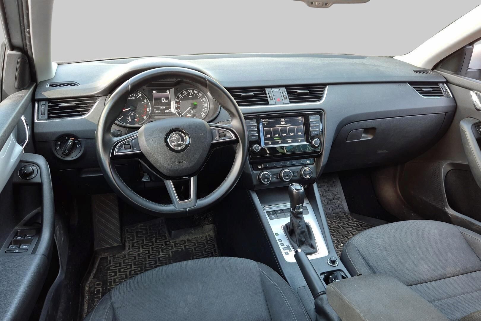 Skoda Octavia iso kuva 1