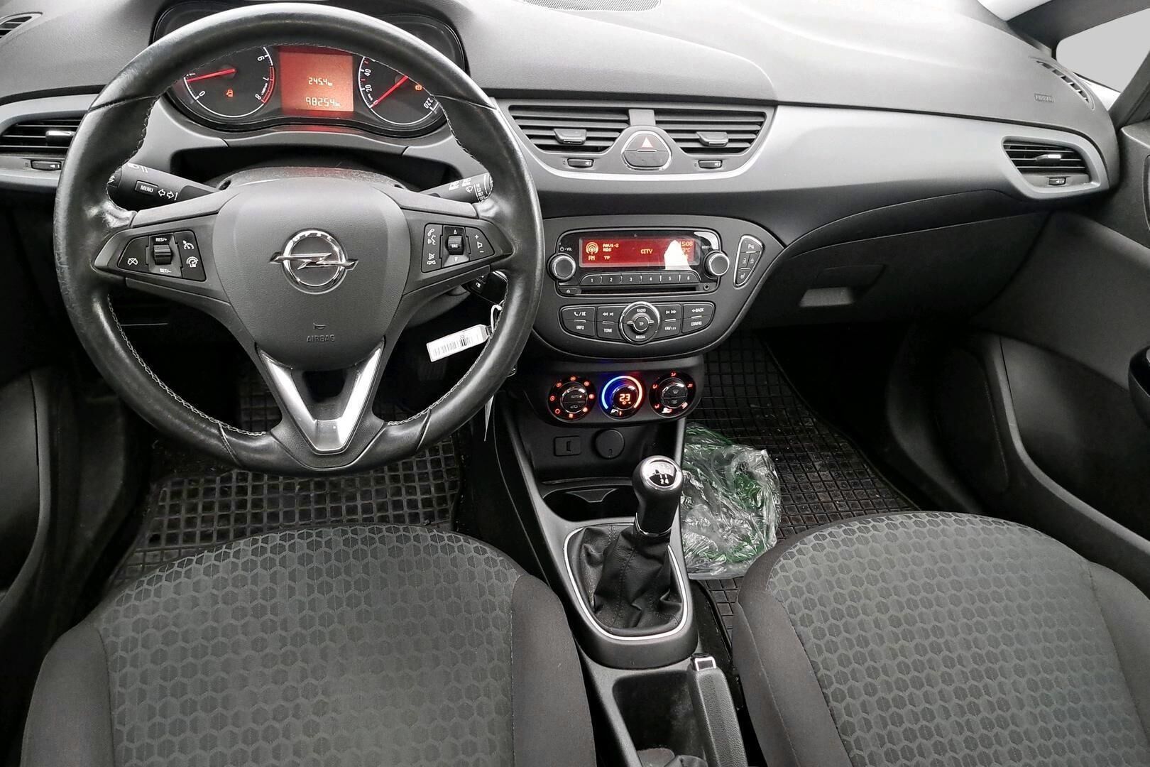 Opel Corsa iso kuva 2