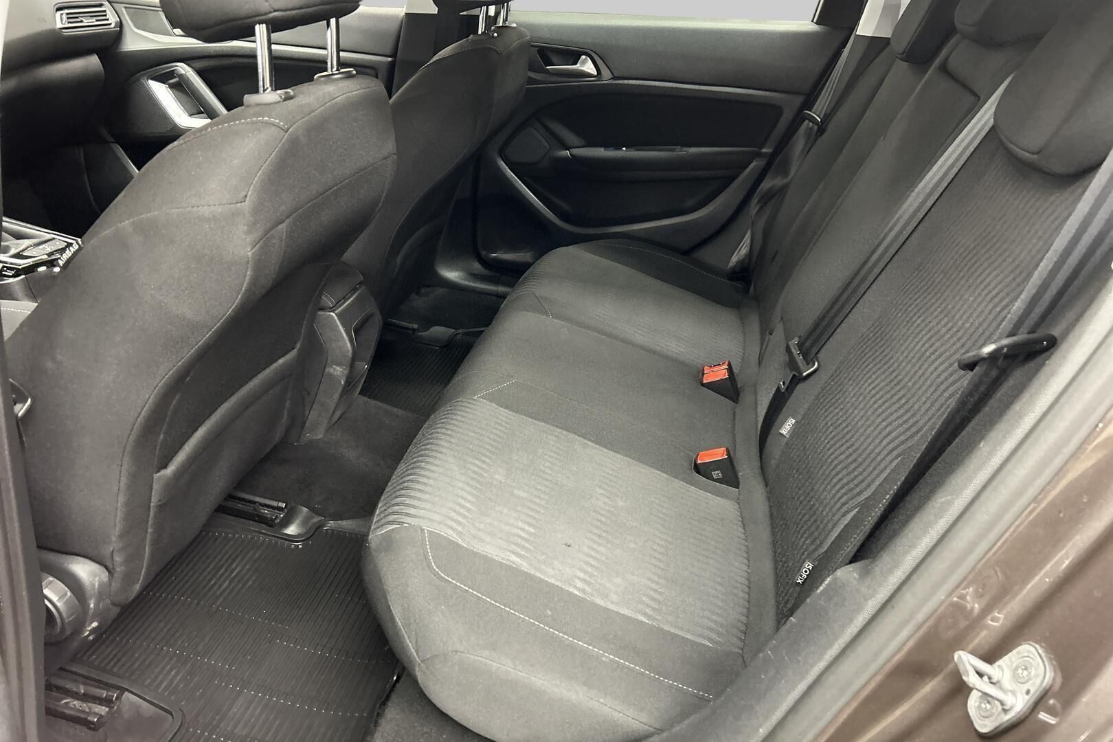 Peugeot 308 iso kuva 9