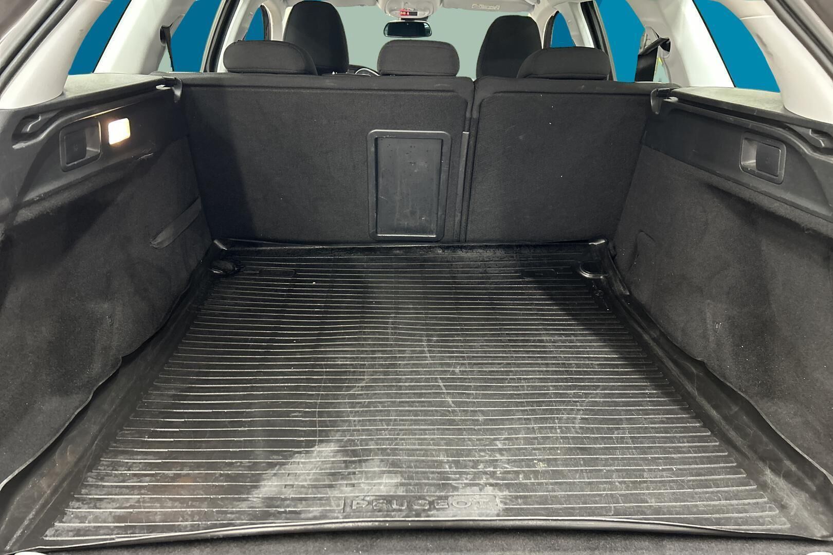 Peugeot 308 iso kuva 11