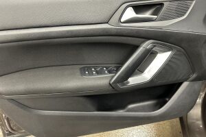 Peugeot 308 esikatselu 13