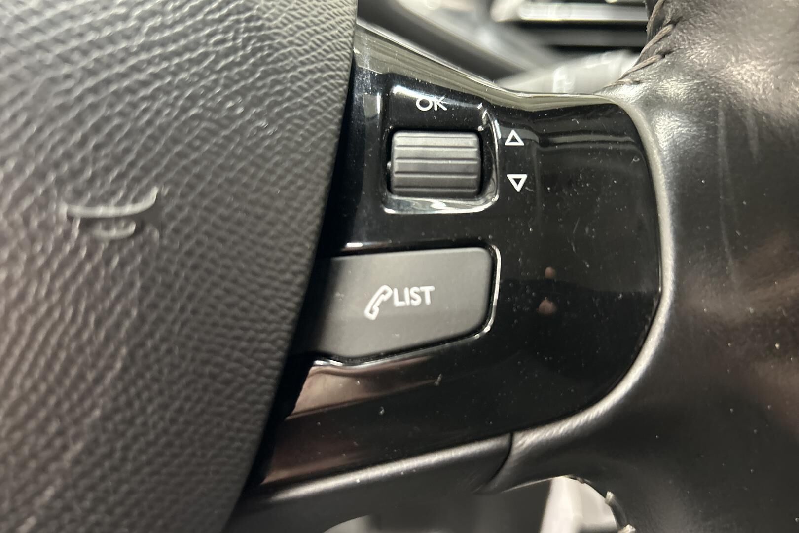 Peugeot 308 iso kuva 15