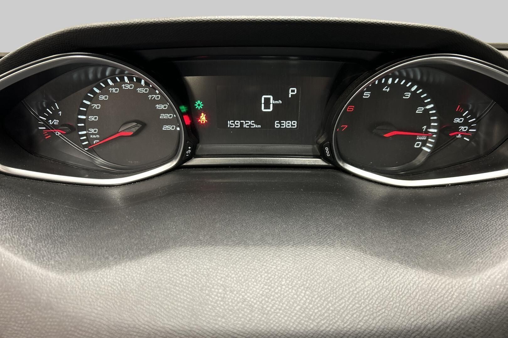 Peugeot 308 iso kuva 16