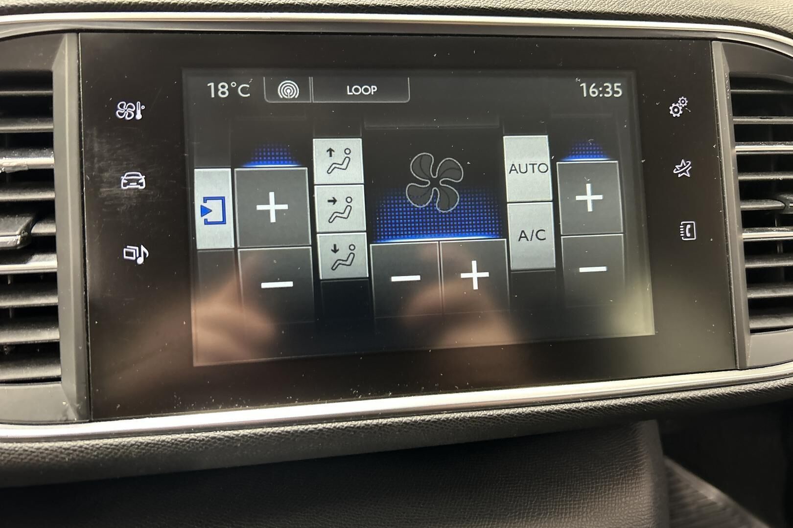 Peugeot 308 iso kuva 18