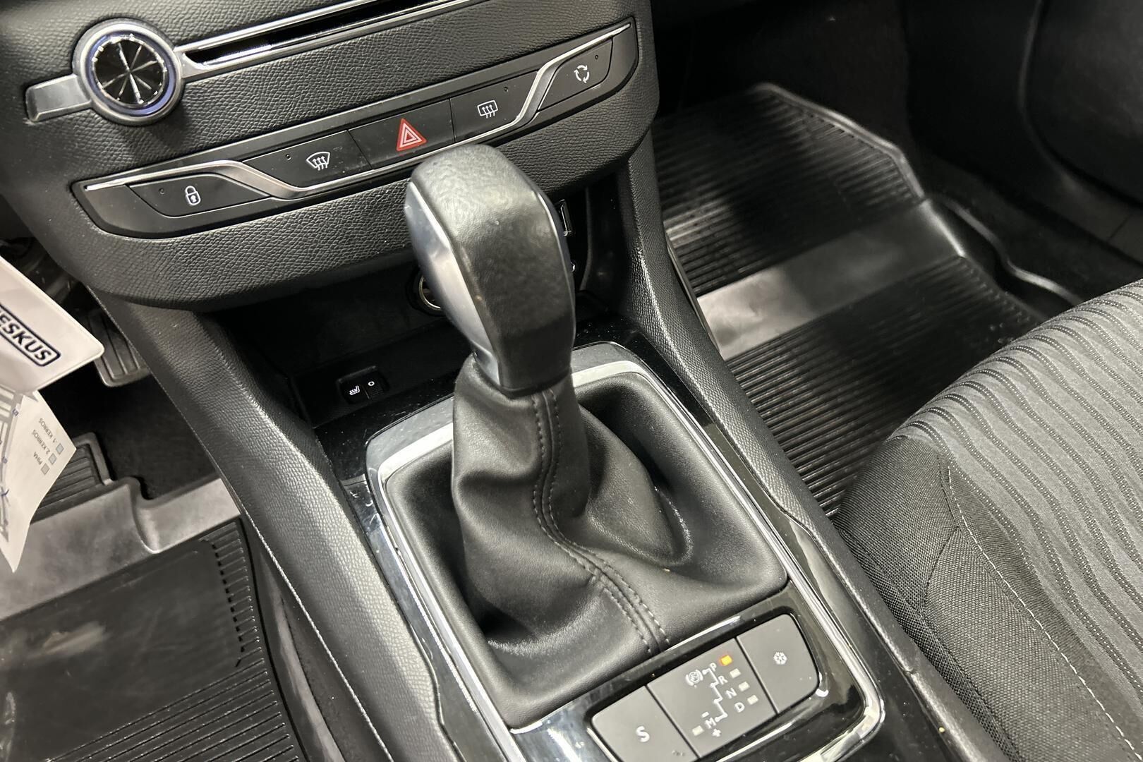 Peugeot 308 iso kuva 19