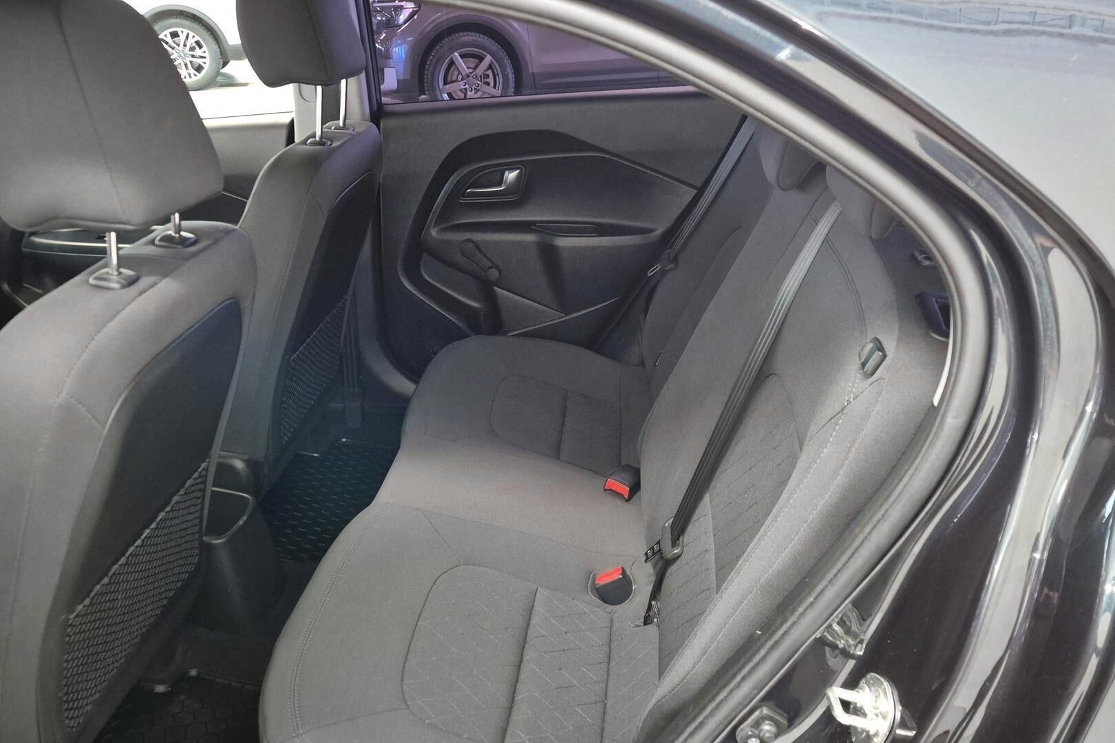 Kia Rio iso kuva 10