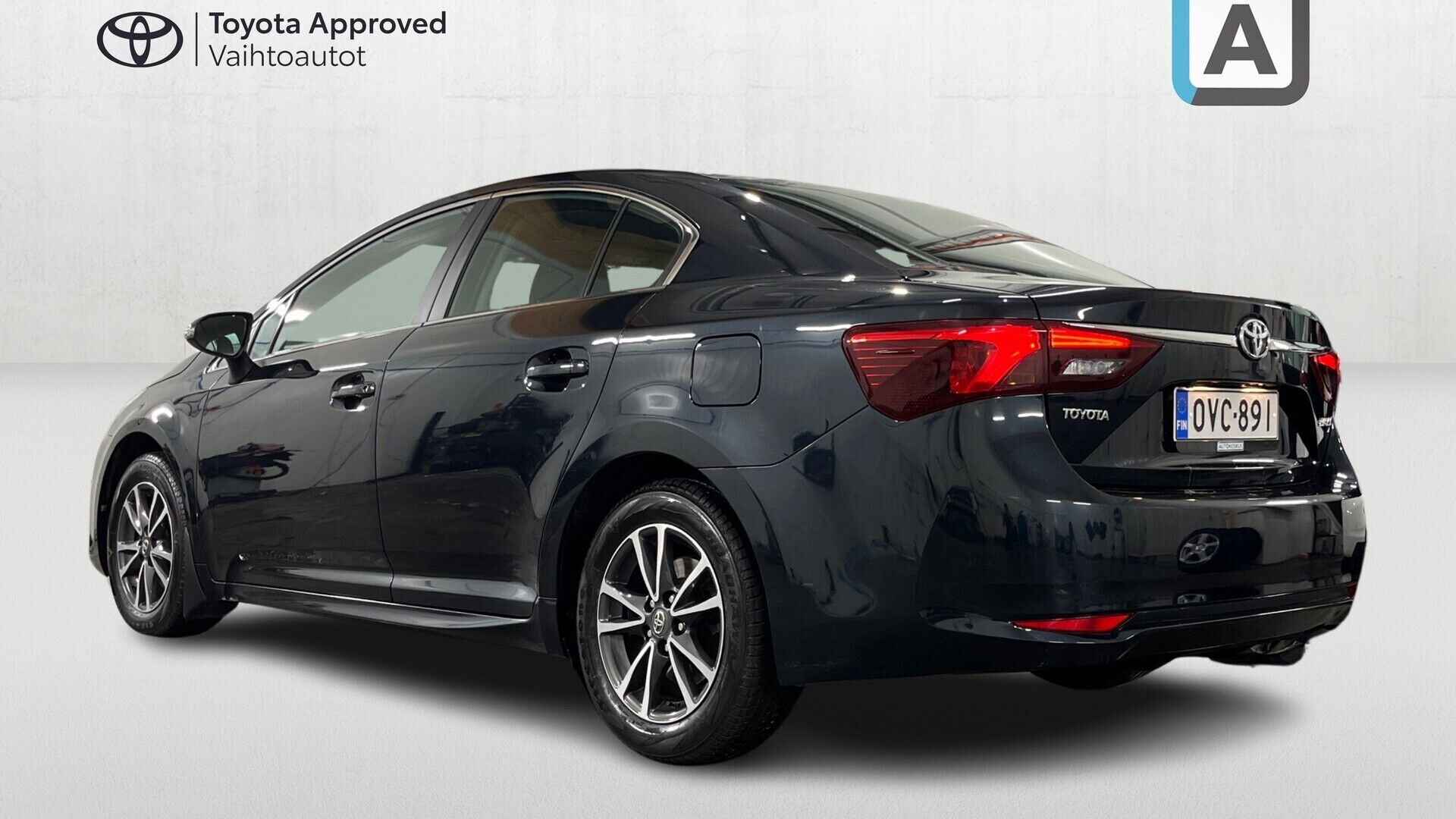 Toyota Avensis iso kuva 18