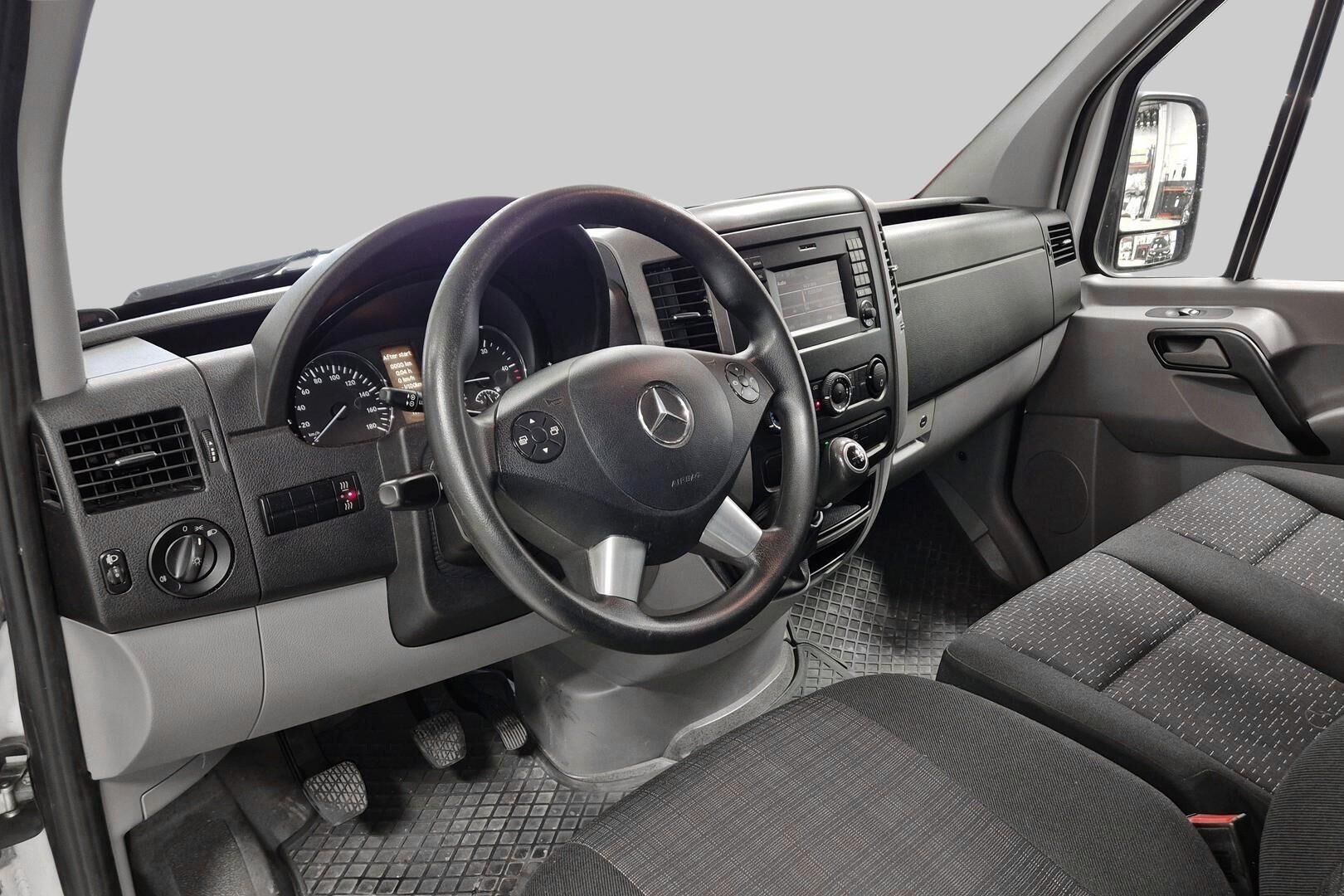 Mercedes-Benz Sprinter iso kuva 1